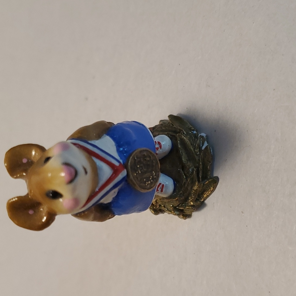 Rare Wee Forest Folk Victor, Blue/Gold Medal MS-18, retired